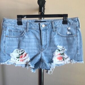Express Shortie - Light Blue Distressed Jean Short Embroidered Floral Pocket
